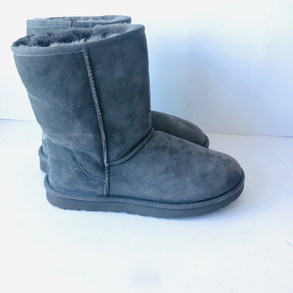 Ugg’s | Boots - Picture 4 of 8